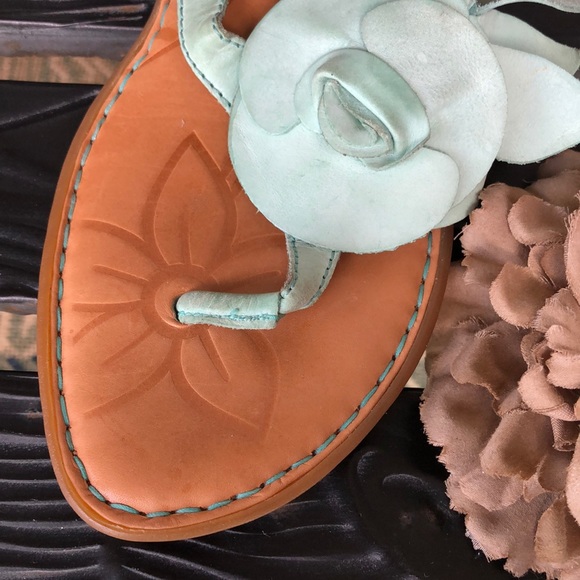 Born Leather Thong Sandal - Picture 4 of 8